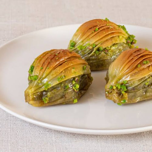 Midye dolma pistachio baklava , Karaköy Güllüoglu