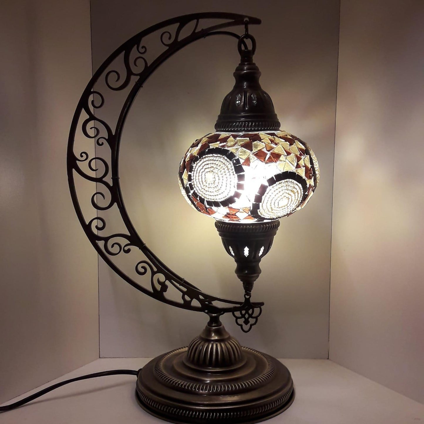 Sevenhills Shopping Mosaic Lamp Design AT2021