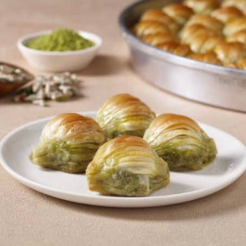 Midye dolma pistachio baklava , Karaköy Güllüoglu 